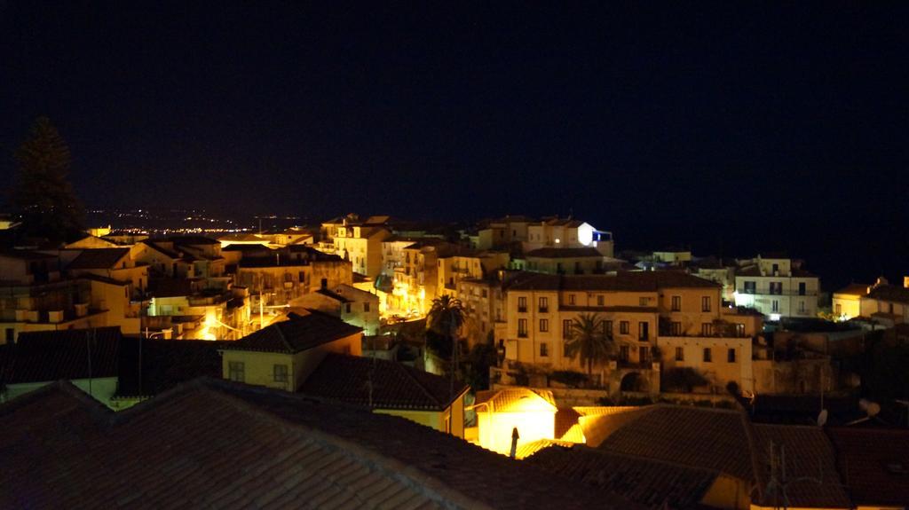 B&B Il Vicolo Di Pizzo Екстериор снимка